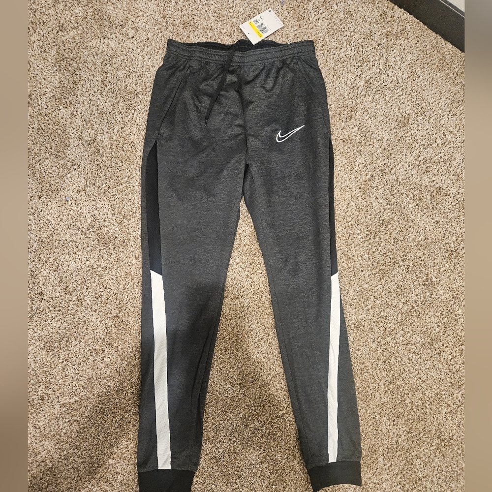 Nike Men's joggers